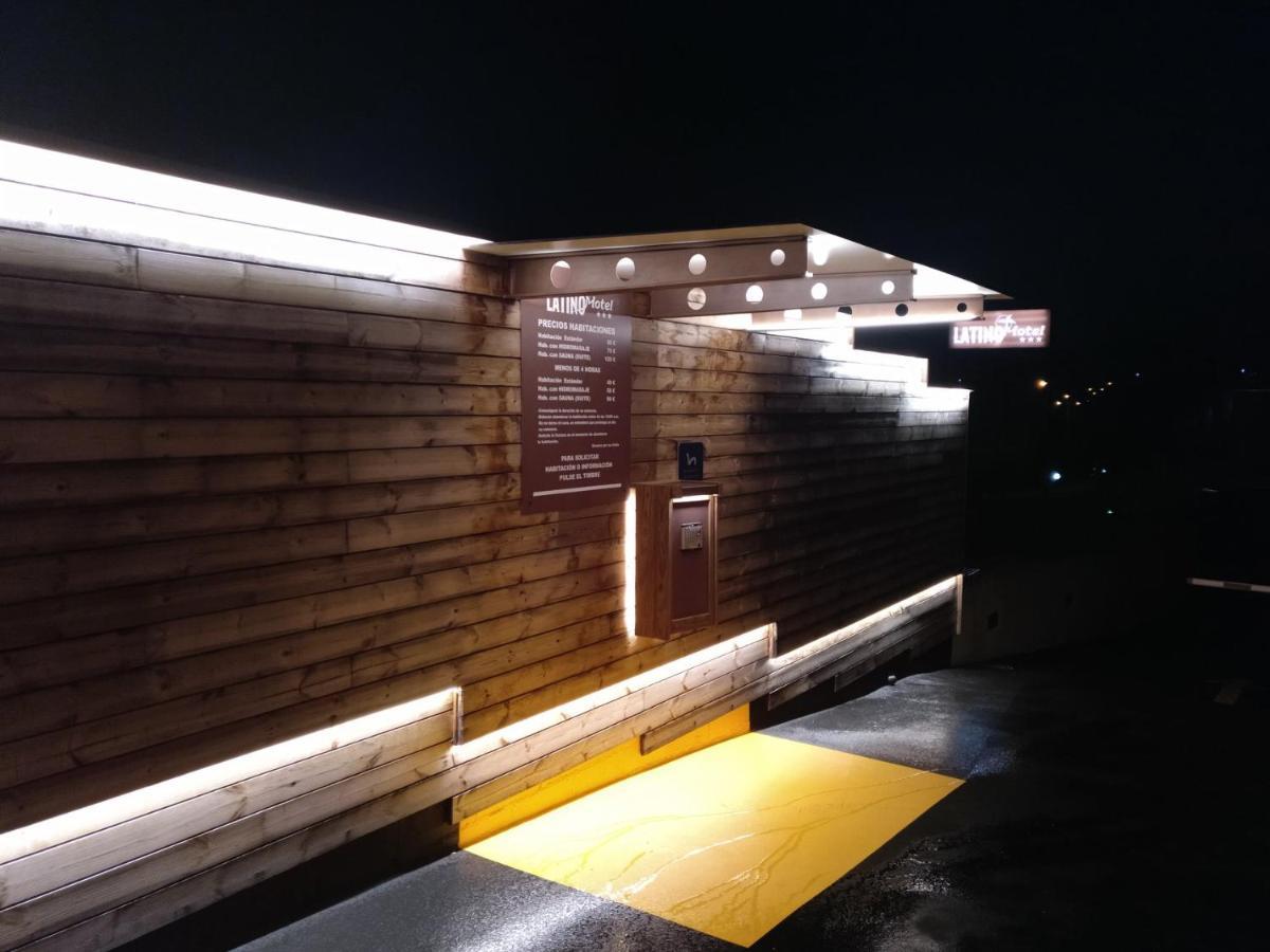 Motel Latino Llanera  Bagian luar foto